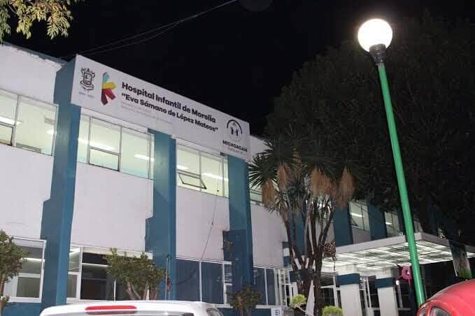 Delincuentes balean a adolescente al intentar robarle una moto, en Indaparapeo