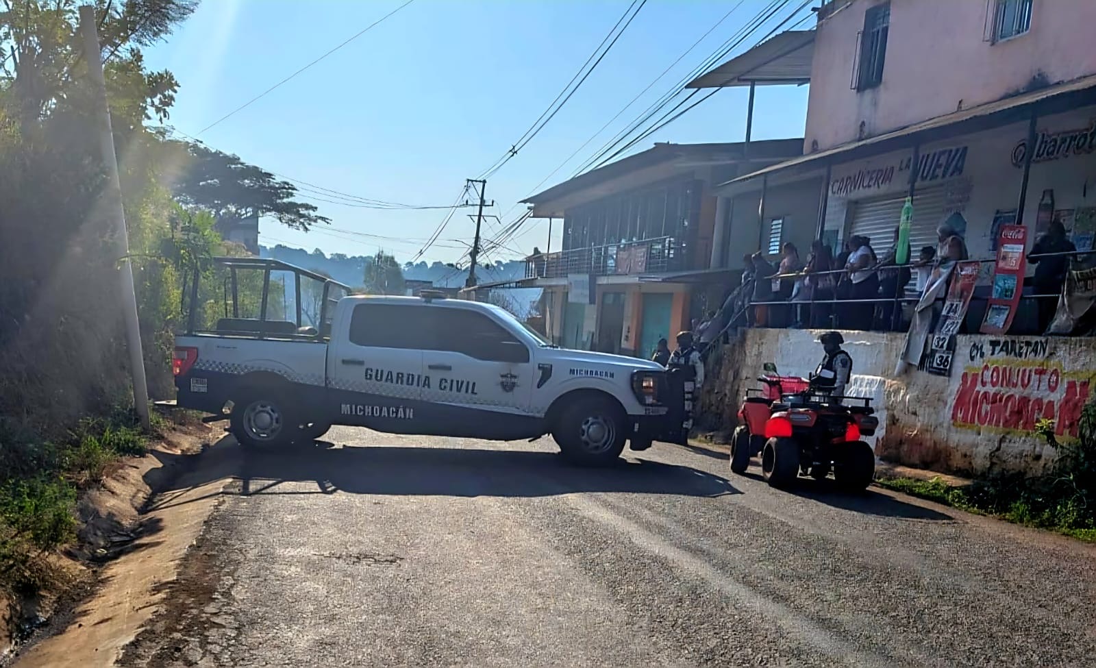Delincu3ntes mat4n a una mujer en lonchería de Ziracuaretiro 