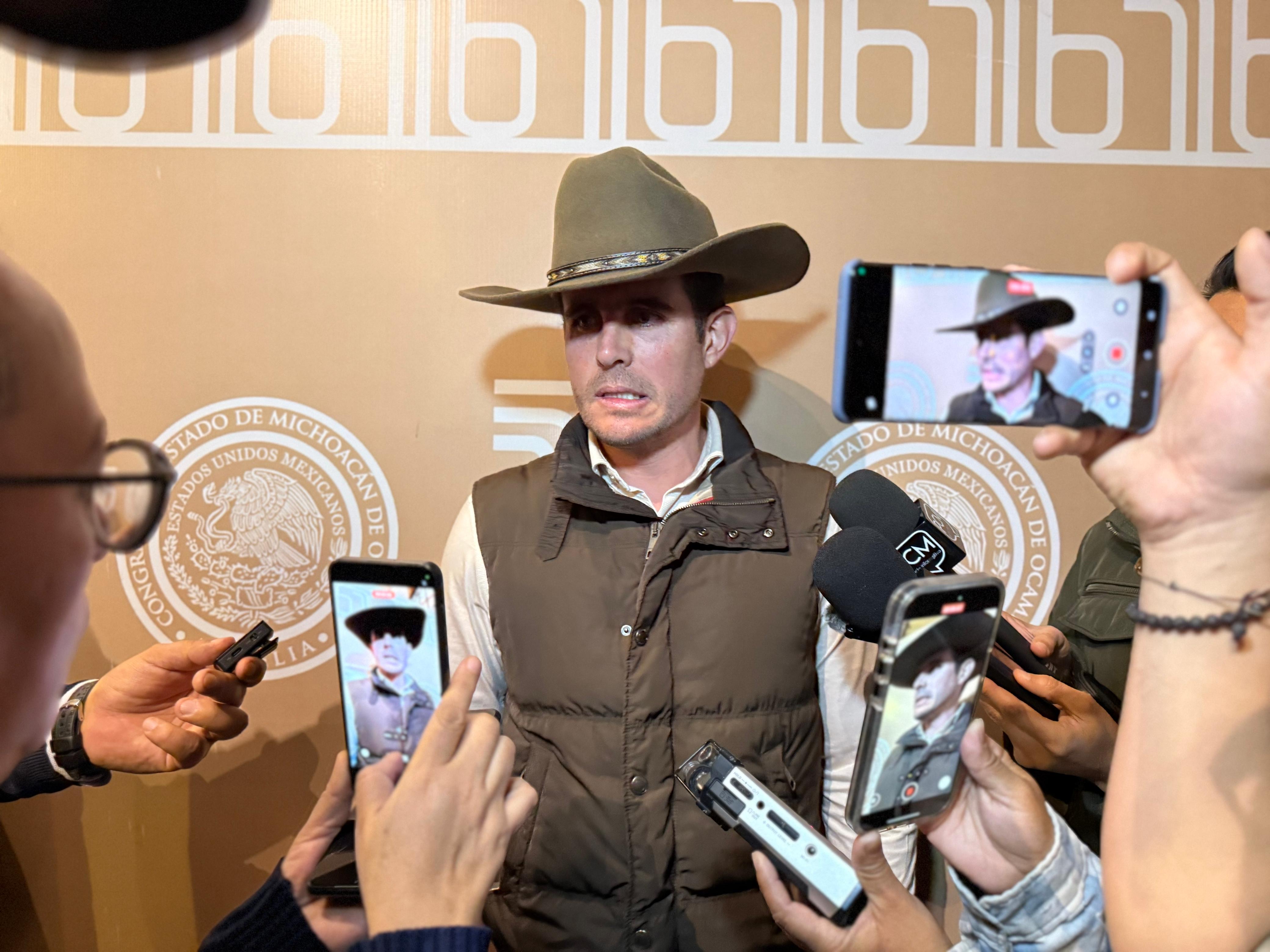 Diputado del sombrero exige identificar a los autores intelectuales del homicidio de Carlos Manzo