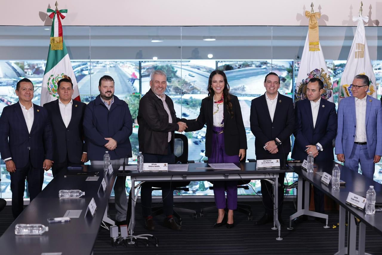 El gobernador Alfredo Ramírez Bedolla y su homóloga de Guanajuato Libia García Muñoz Ledo firmaron un convenio para reforzar la seguridad en municipios colindantes y carreteras
