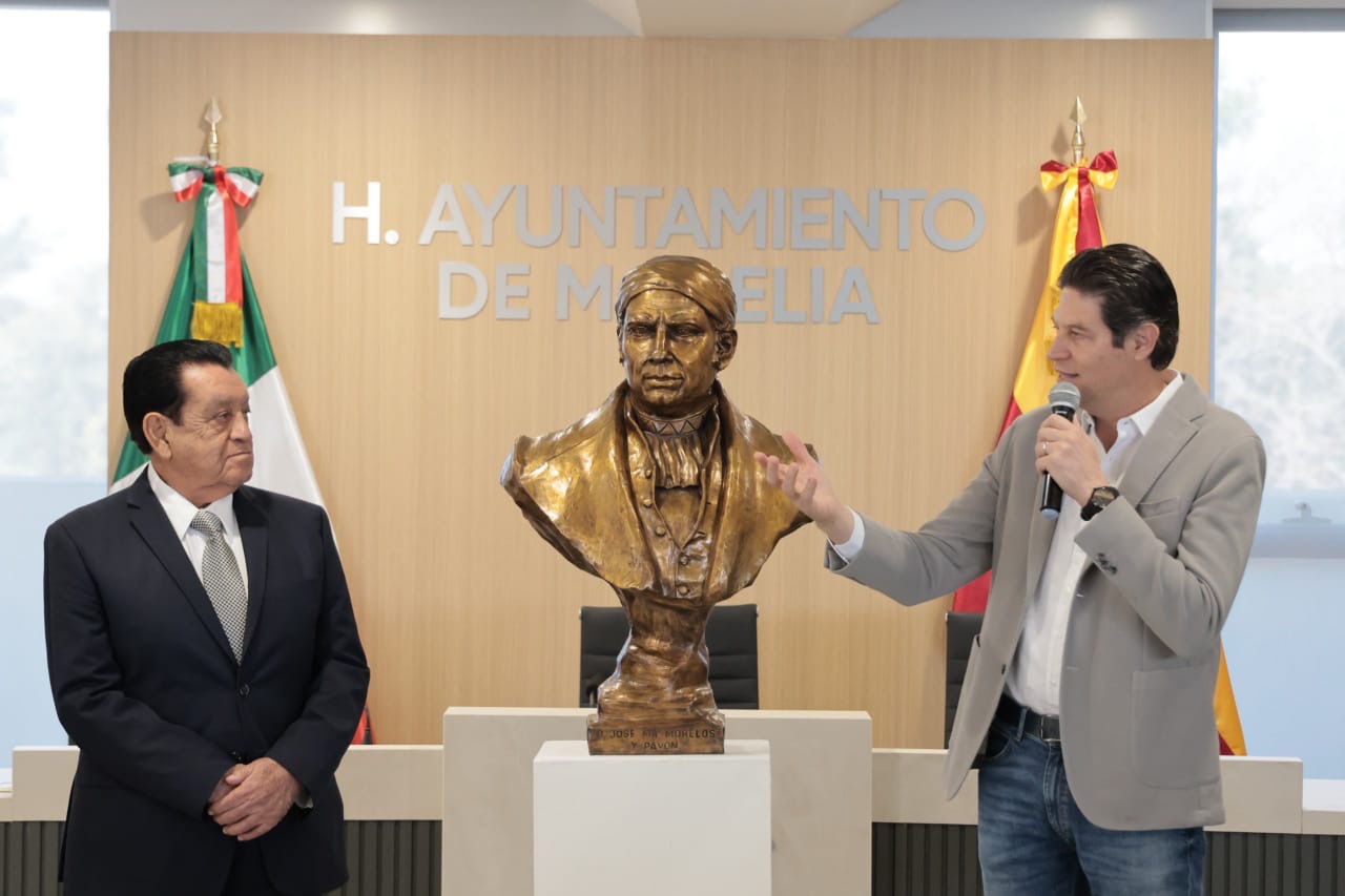 Devela Alfonso Martínez busto de Morelos que será colocado en el CAM