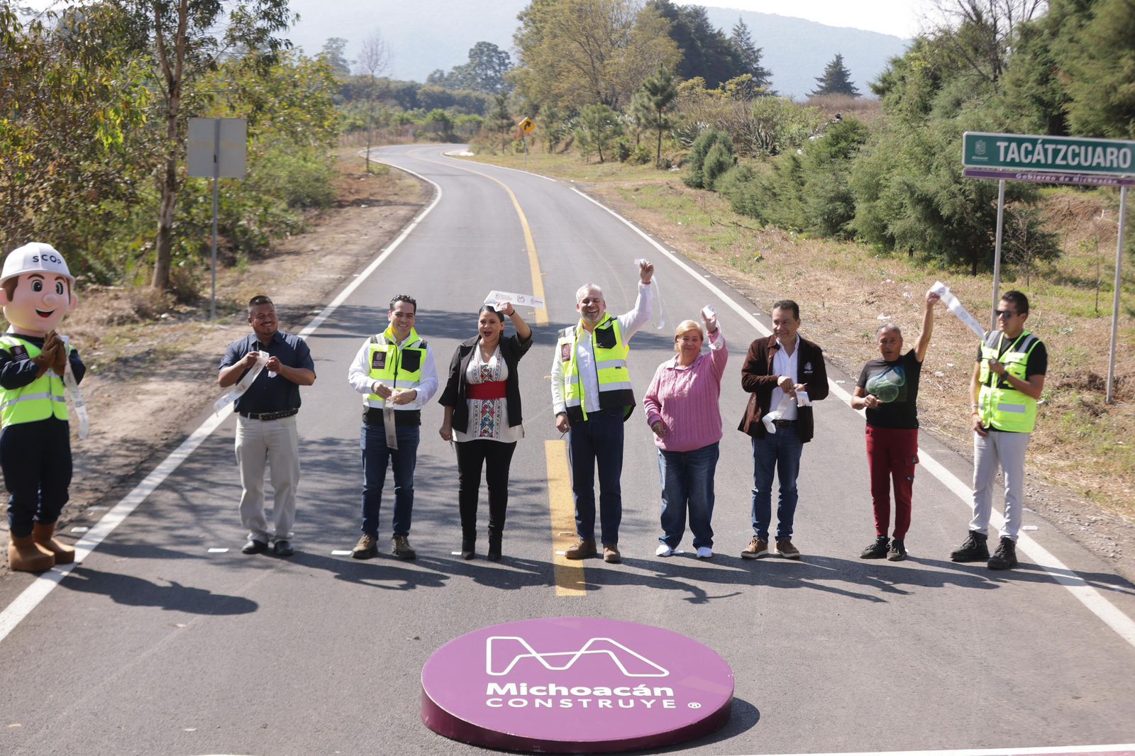 Más de 10 mil habitantes beneficiados con nueva carretera Tingüindín–Tacátzcuaro: Bedolla
