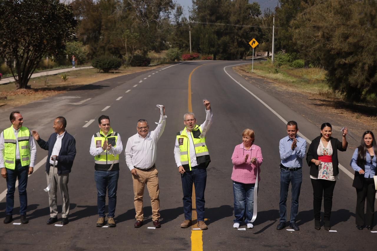 Inaugura Bedolla rehabilitación carretera Tocumbo-Cotija; impulsa el desarrollo regional
