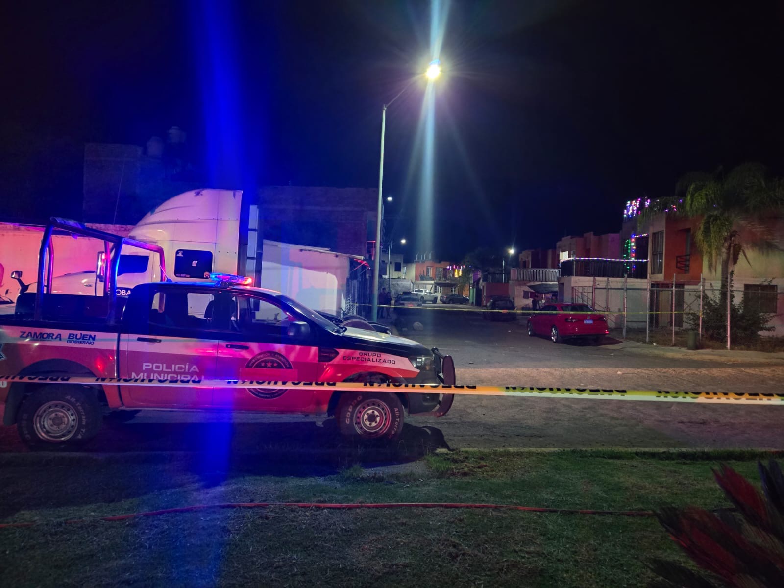 Empistolados persiguen y matan a un adolescente, en Villas Las Flores de Zamora 