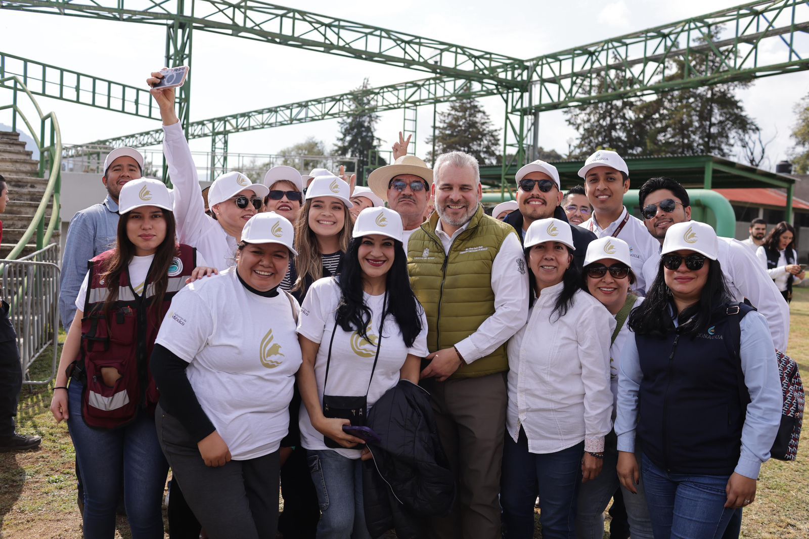 Arrancan Bedolla y Conagua rehabilitación de 3 plantas tratadoras para sanear el lago de Pátzcuaro