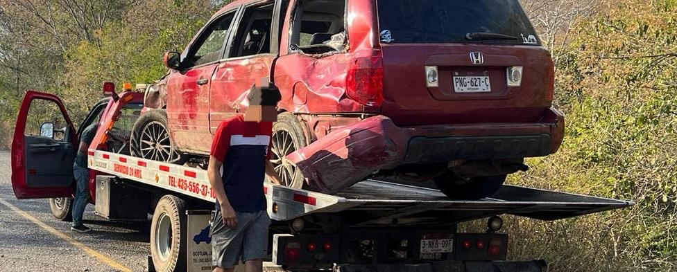 Volcadur4 moviliza a cuerpos de auxilio en carretera Tiripetío-La Eréndira