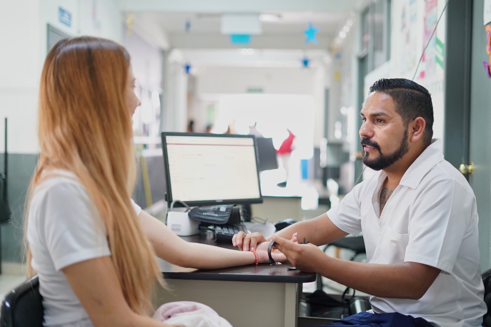 Gobierno de Michoacán paga nómina a 2,829 trabajadores del IMSS-Bienestar