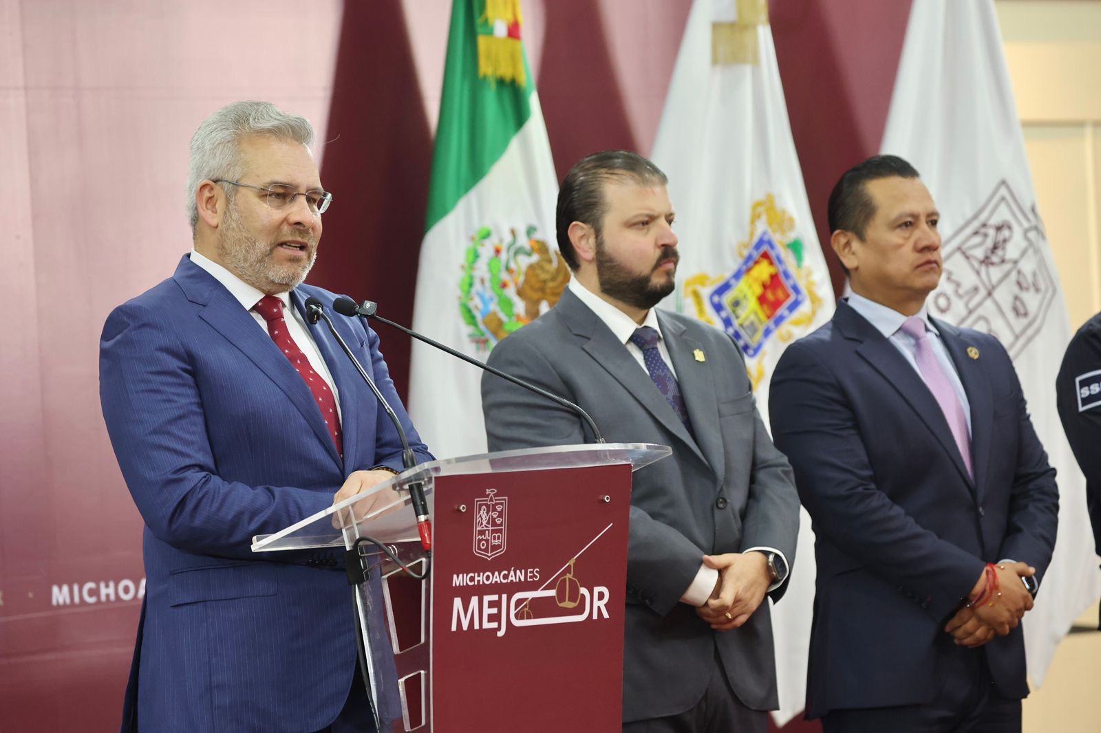 Investigan a más involucrados en el homicidio de la familia de intérpretes: Bedolla