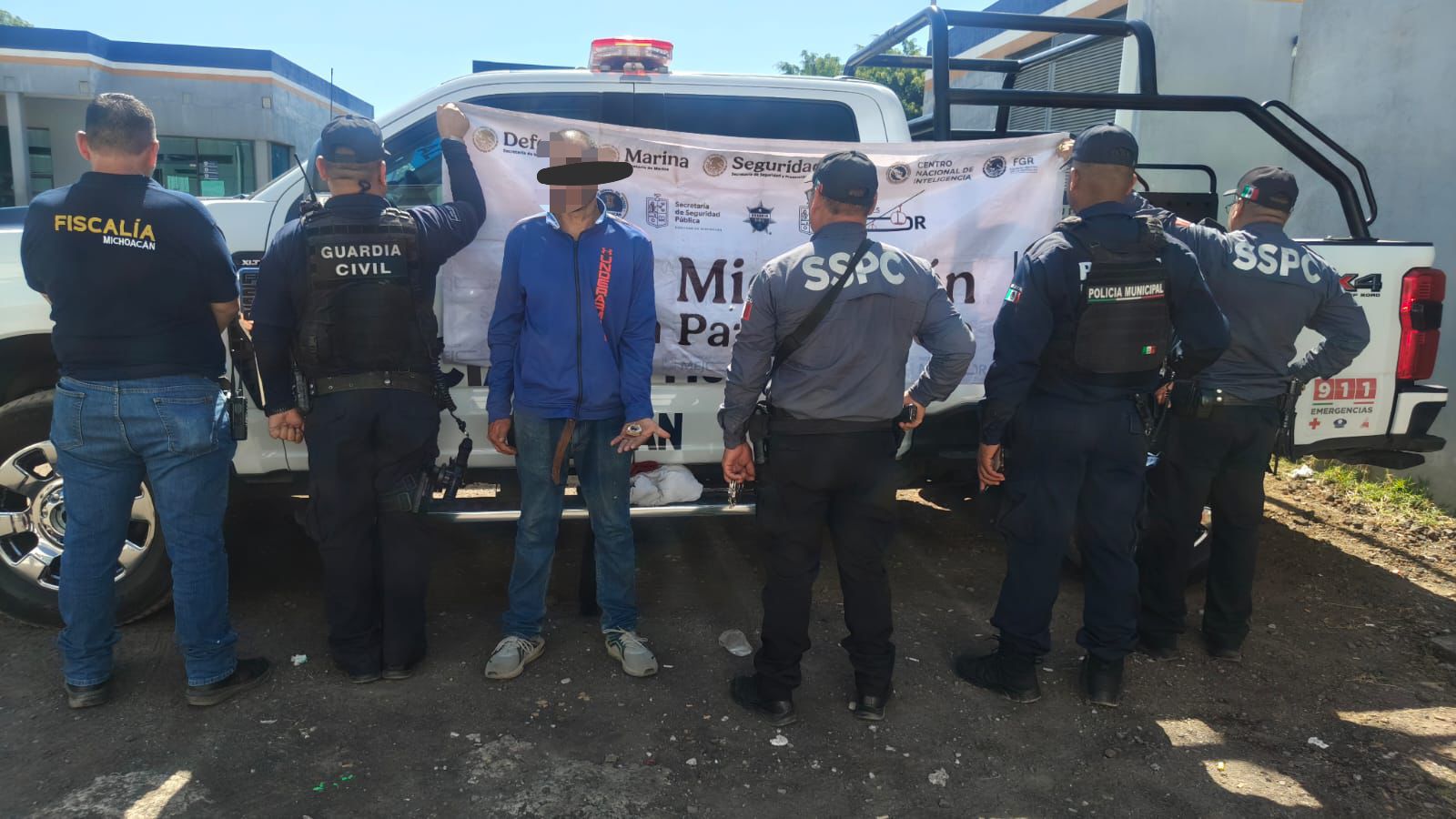 Cortador de aguacate es detenido en posesión de goma de opio en la colonia El Periodista, en Uruapan 