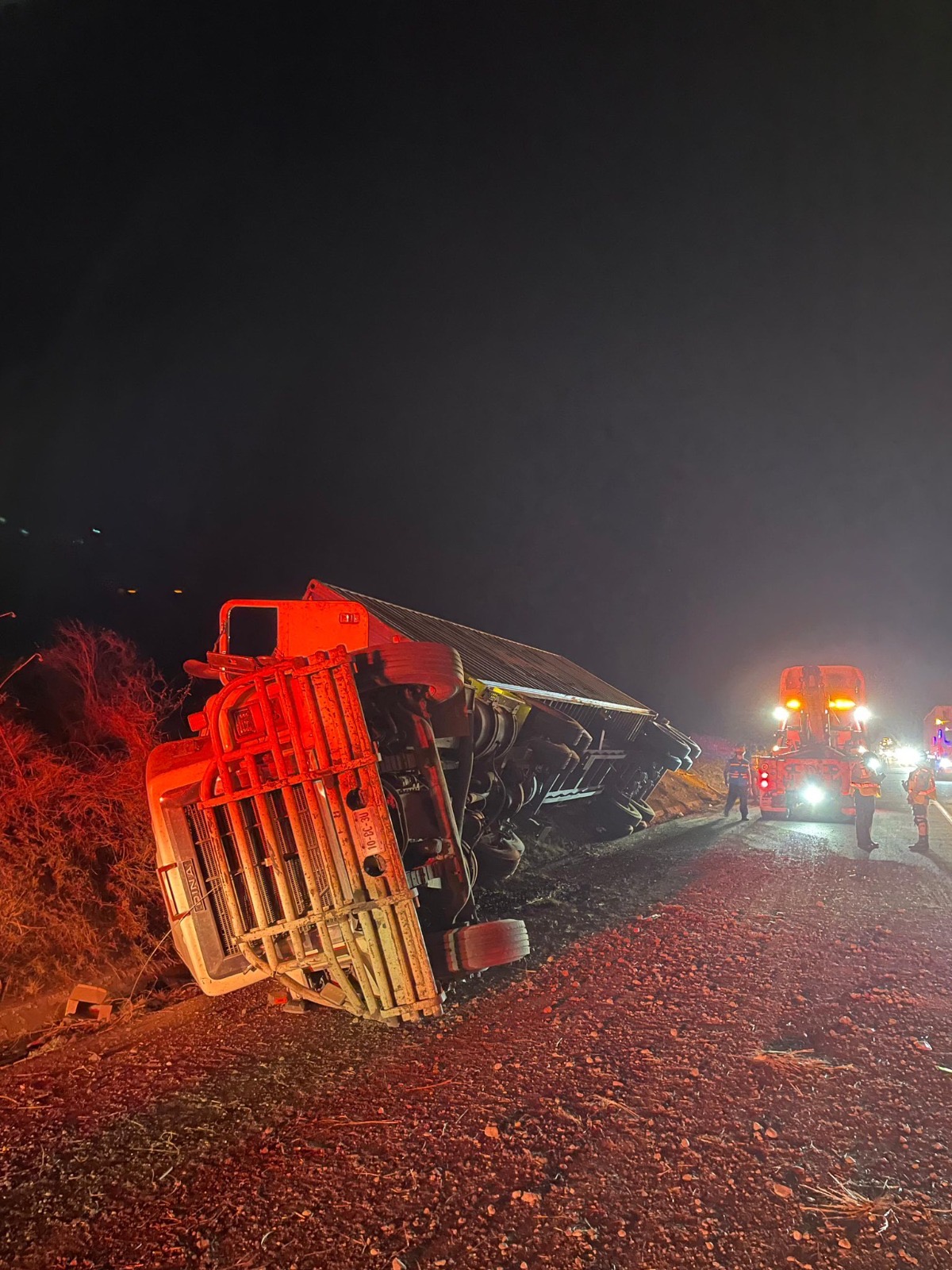 Volcadur4 en la Autopista Siglo XXI deja lesionad0s leves en Gabriel Zamora