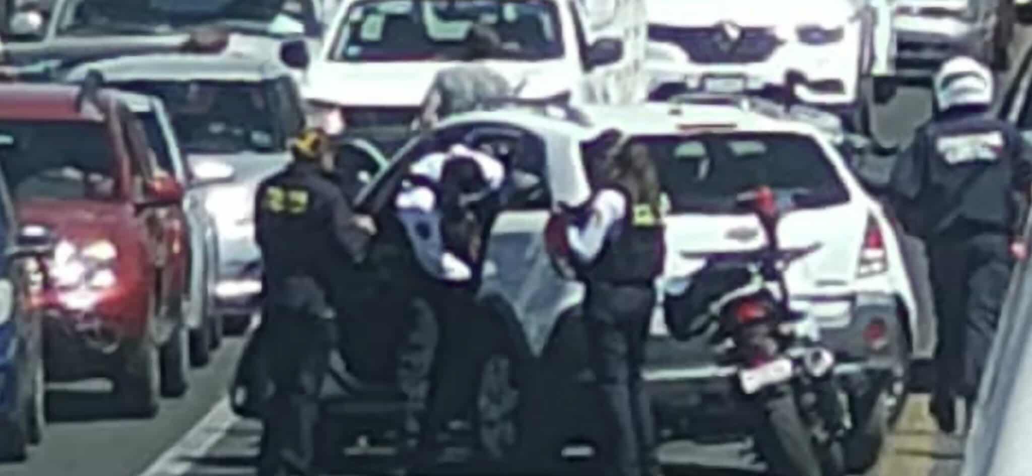 Choc4n dos vehículos en la avenida Madero Poniente de Morelia, salida a Quiroga 