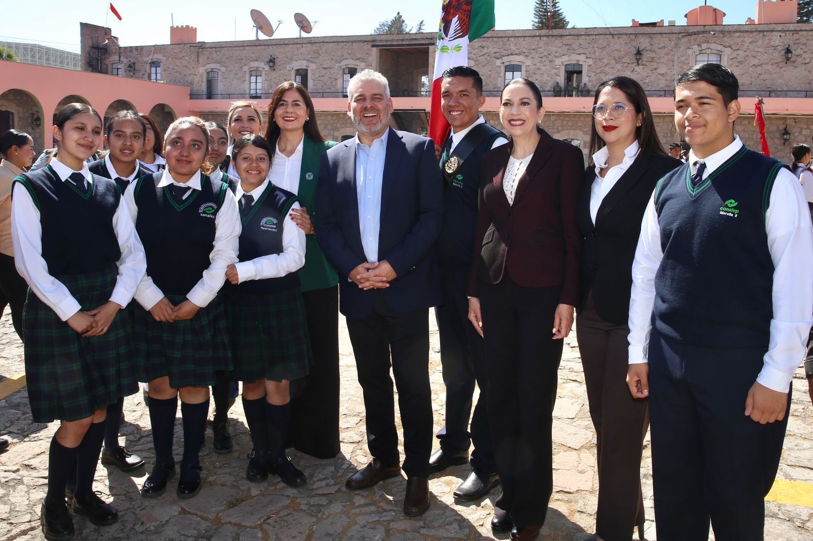 “Cooperación sí, sumisión no”: Bedolla respalda estrategia de Sheinbaum y reconoce valentía del Ejército