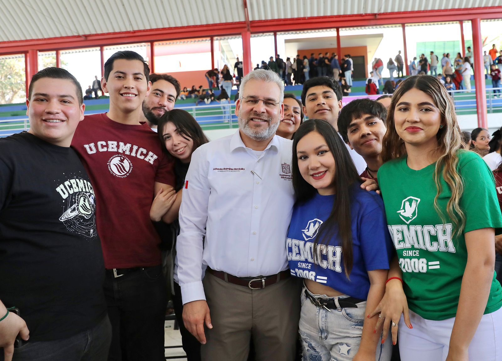 Se acabó el gasto en recargas; todos los estudiantes de prepas y universidades públicas tendrán internet gratis: Bedolla