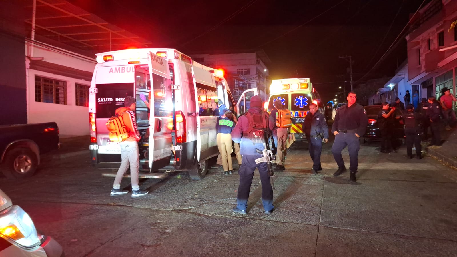 Empistolad0s persiguen y bal3an a un automovilista al norte de Uruapan