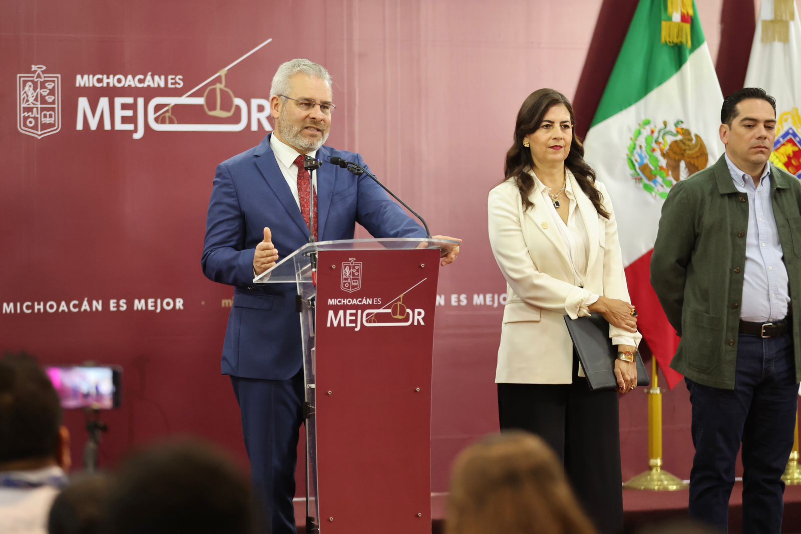 Más de 106 mil estudiantes recibirán internet gratuito con Programa Data: Bedolla