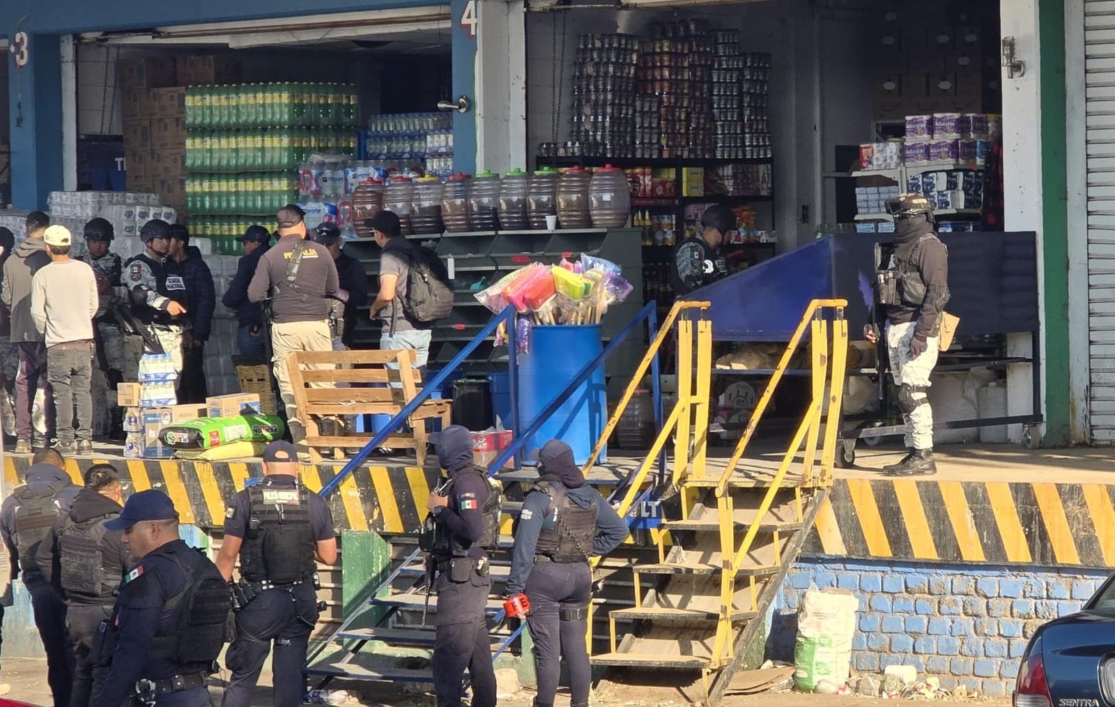 Empleado de abarrotera es baleado al resistirse a asalto en Zamora