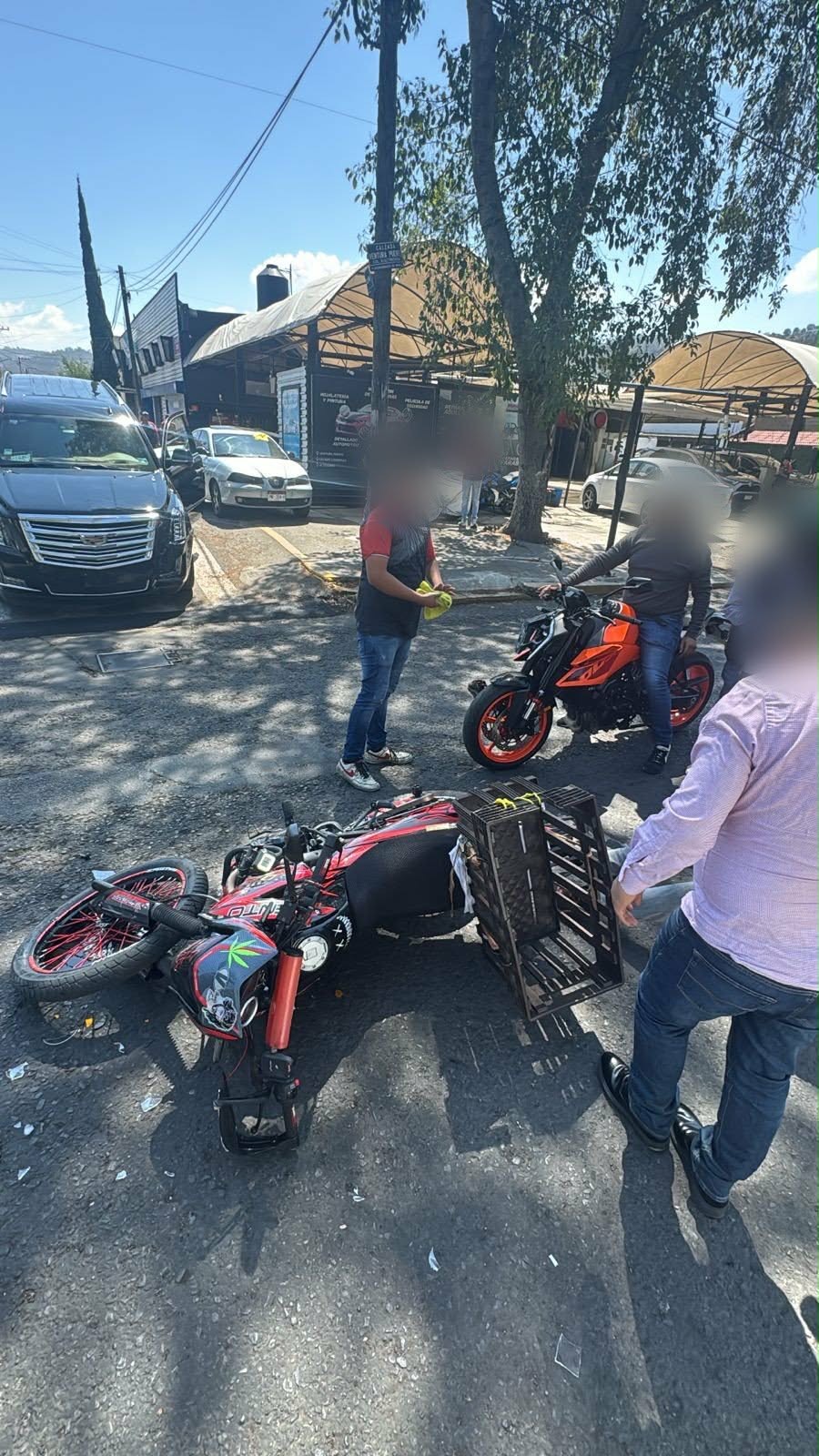 Tres motociclistas resultan lesionados en accidentes en Morelia