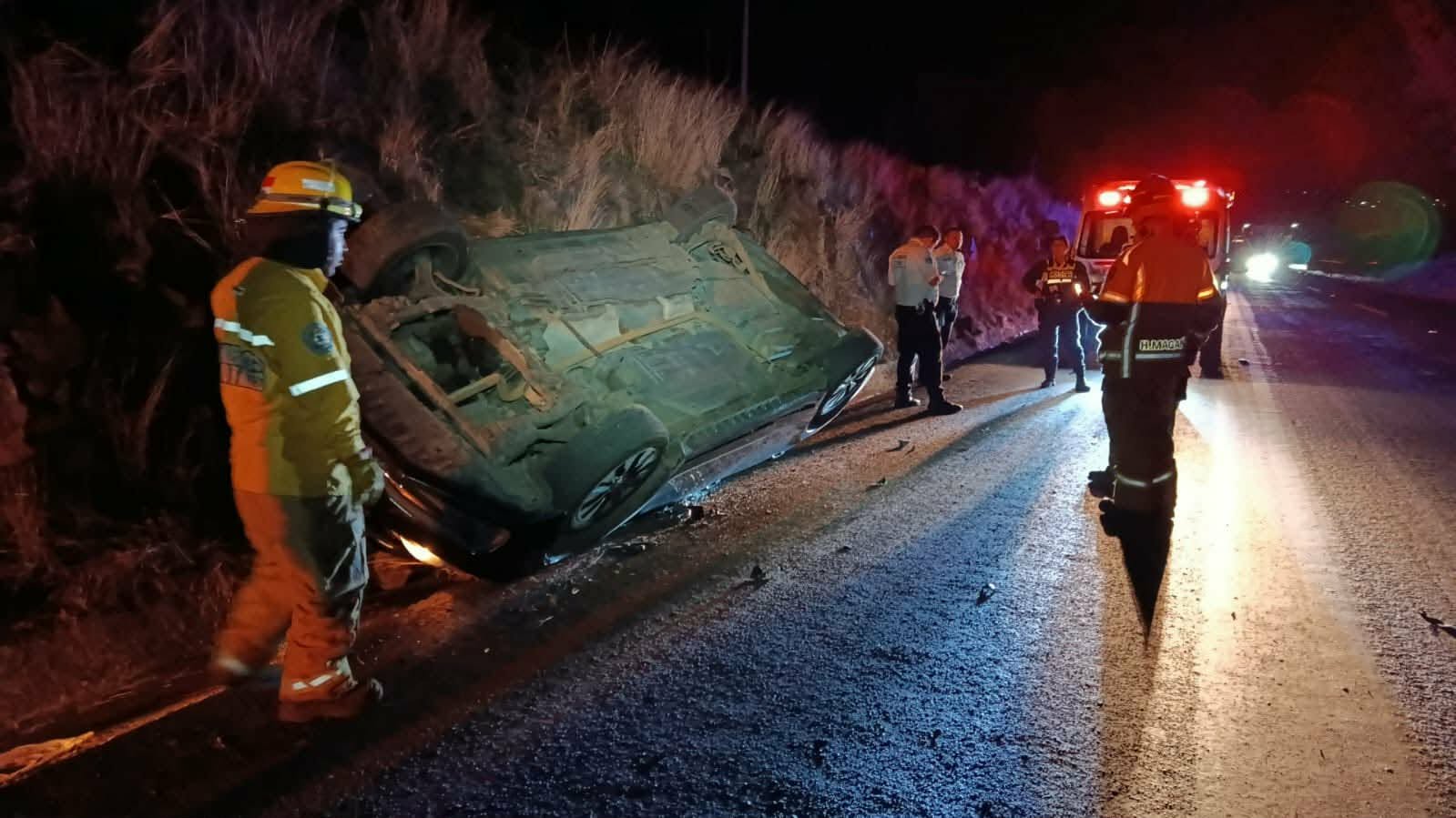 Vuelca auto en la Morelia-Pátzcuaro; hay un lesionado