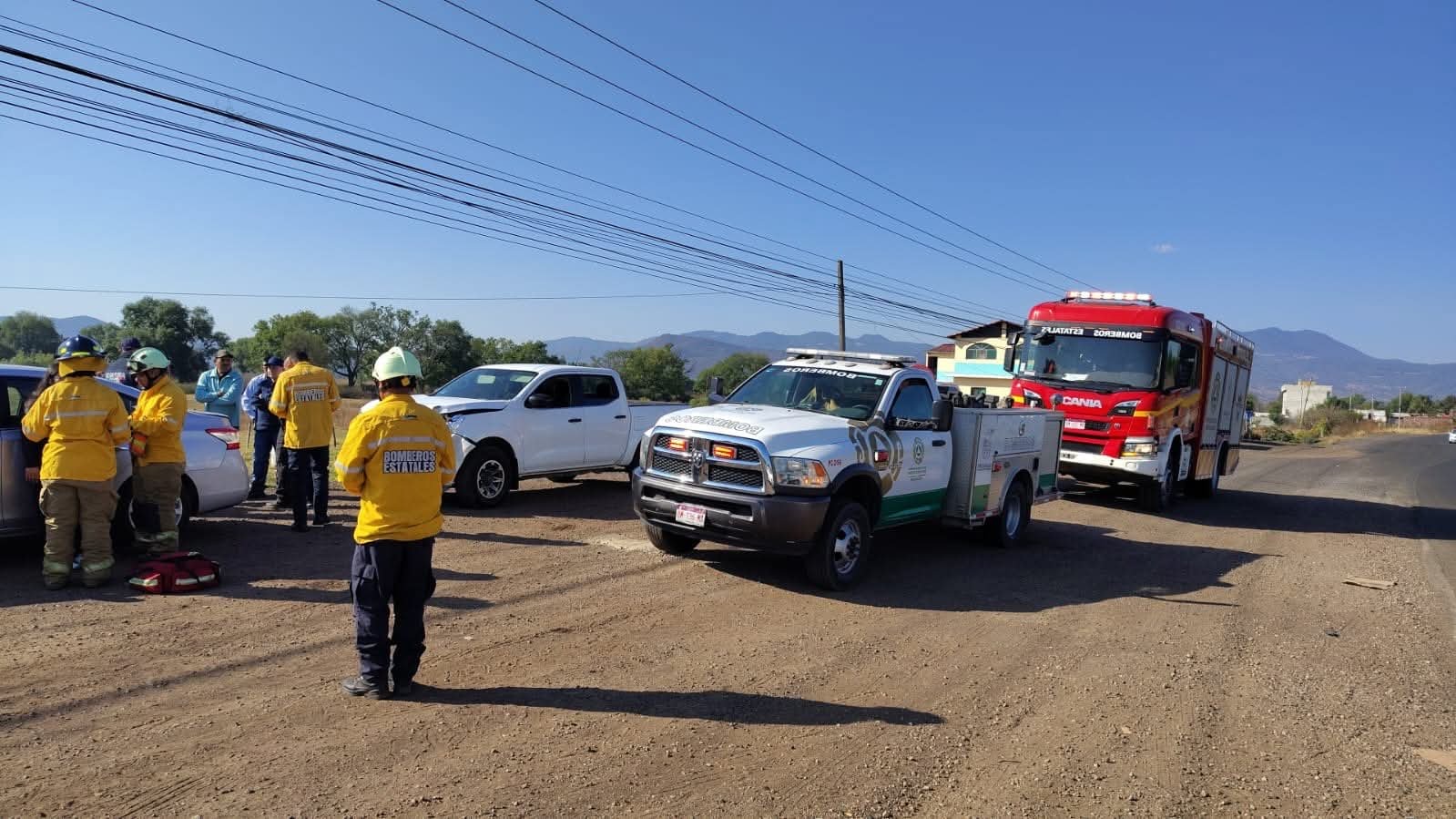 Choque vehicular deja una persona levemente herida en la Morelia-Pátzcuaro 