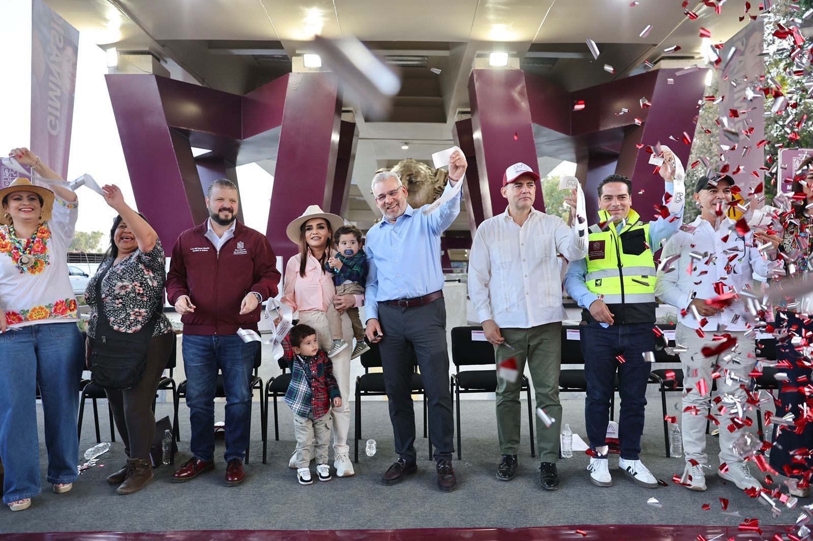 ”Hoy le entregamos este paso elevado al pueblo de Uruapan", destacó el gobernador Alfredo Ramírez Bedolla